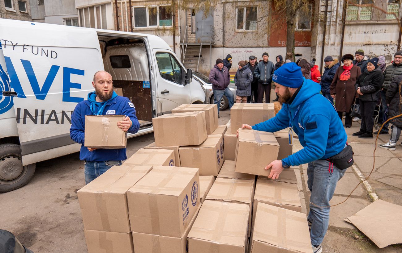 Без віз і зайвих рухів: іноземним волонтерам дозволили залишатись в Україні по-новому