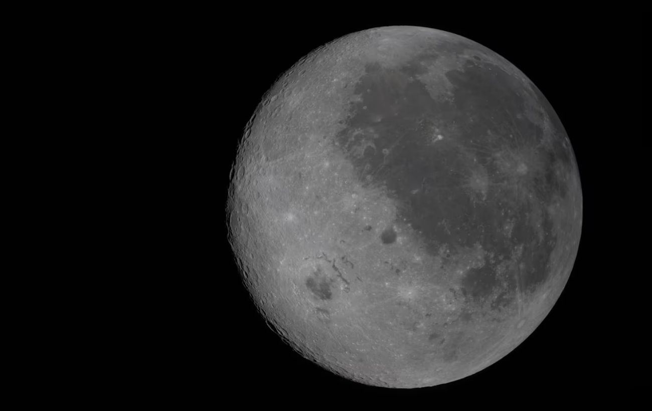 "Захід Землі" та сонячне затемнення: в NASA показали вражаючі фото місії "Артеміда-2"