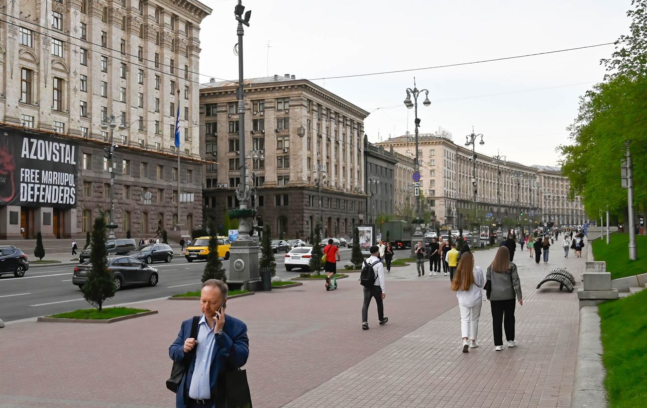 У центрі Києва обмежують рух пішоходів: де саме та як довго доведеться змінювати маршрут