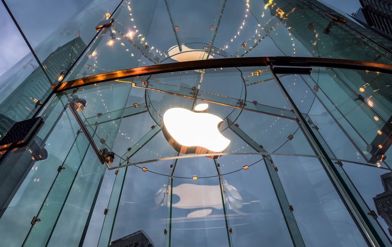 Тім Кук йде з посади гендиректора Apple після 15 років роботи