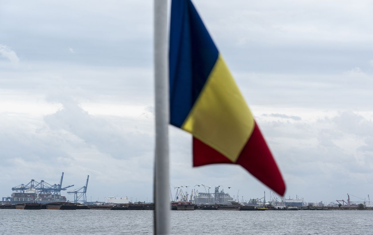 У Румунії під час атаки РФ на Україну впали уламки дронів, є пошкодження