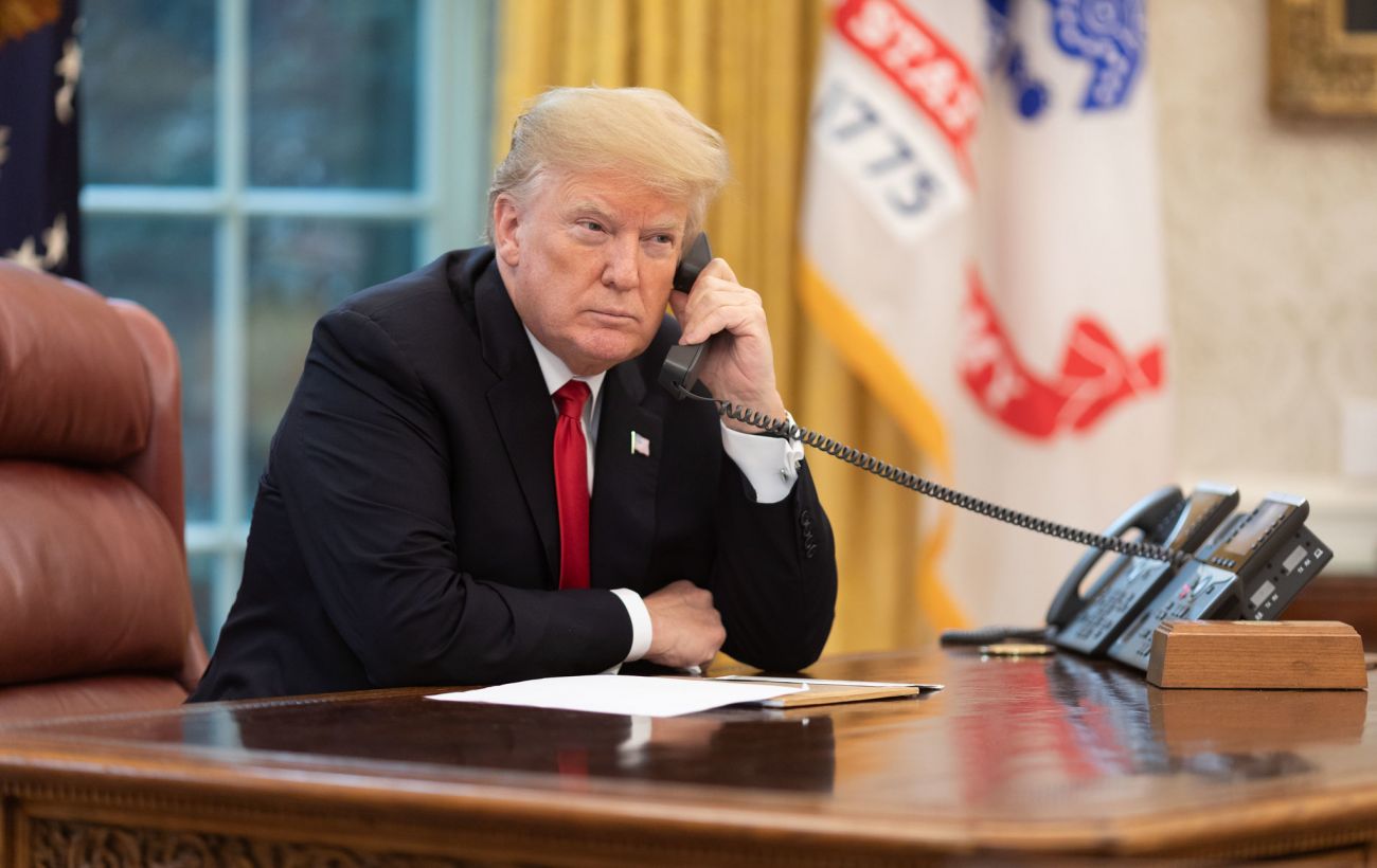 Трамп: я продовжую говорити з Путіним і Зеленським про завершення війни в Україні