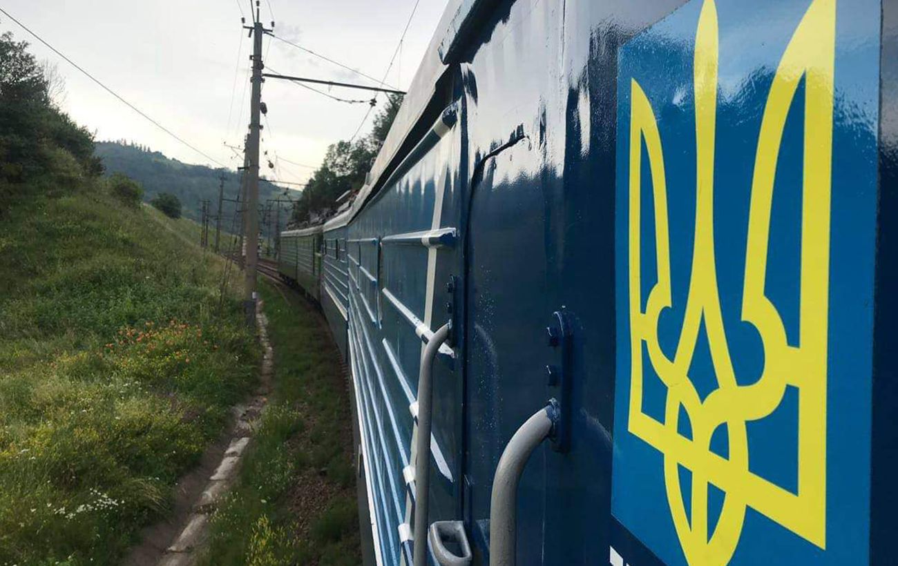 Укрзалізниця змінює рух потягів після атаки РФ