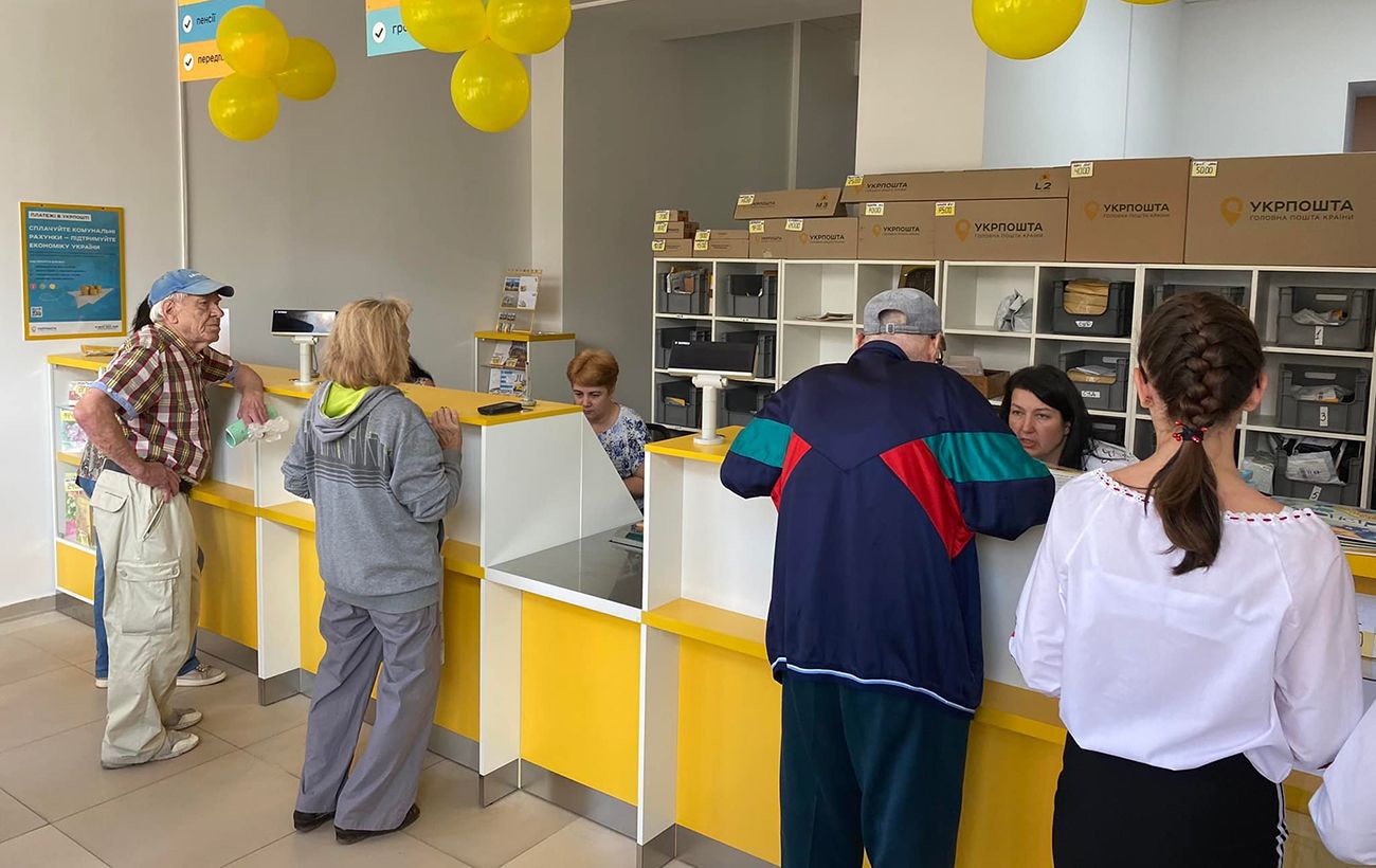 Пошкоджені через обстріл відділення "Укрпошти" у Київській області знову запрацювали