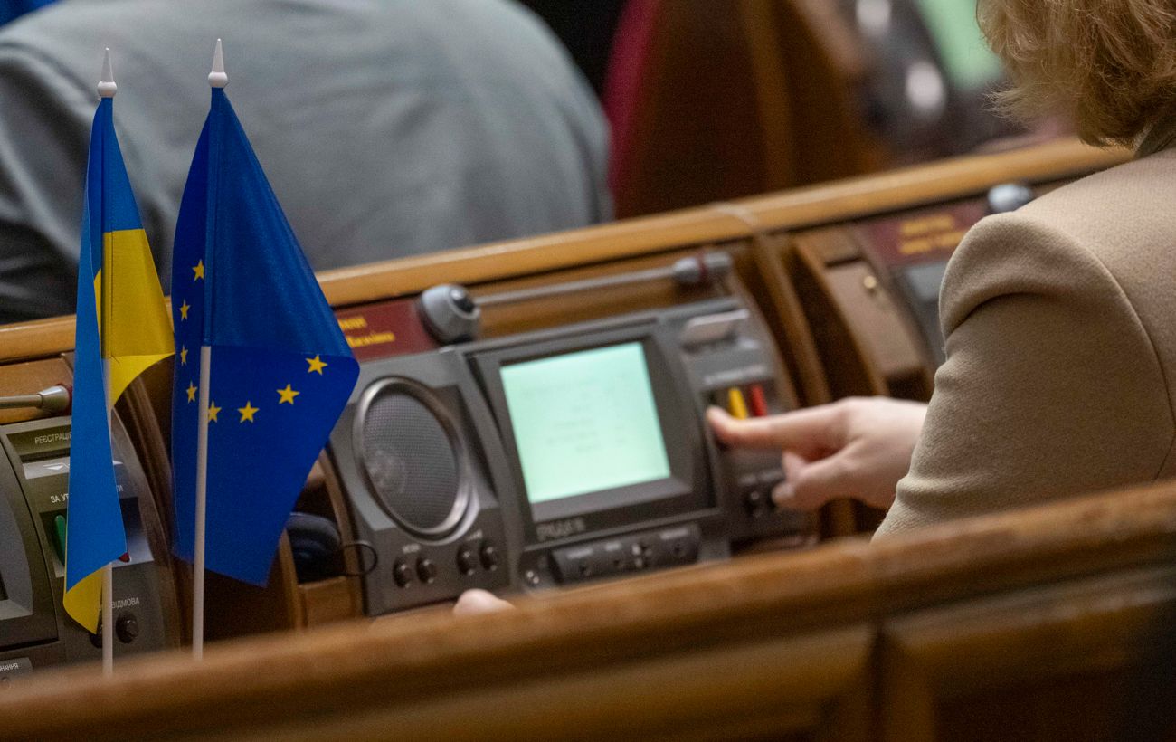 В Україні знову продовжать воєнний стан і мобілізацію