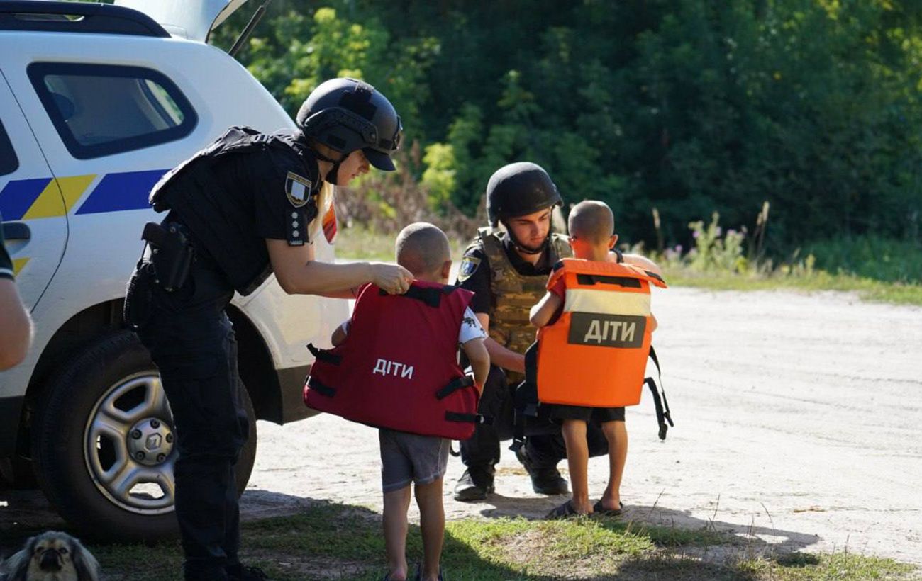 Без супроводу дорослих: в Україні затвердили правила примусової евакуації дітей