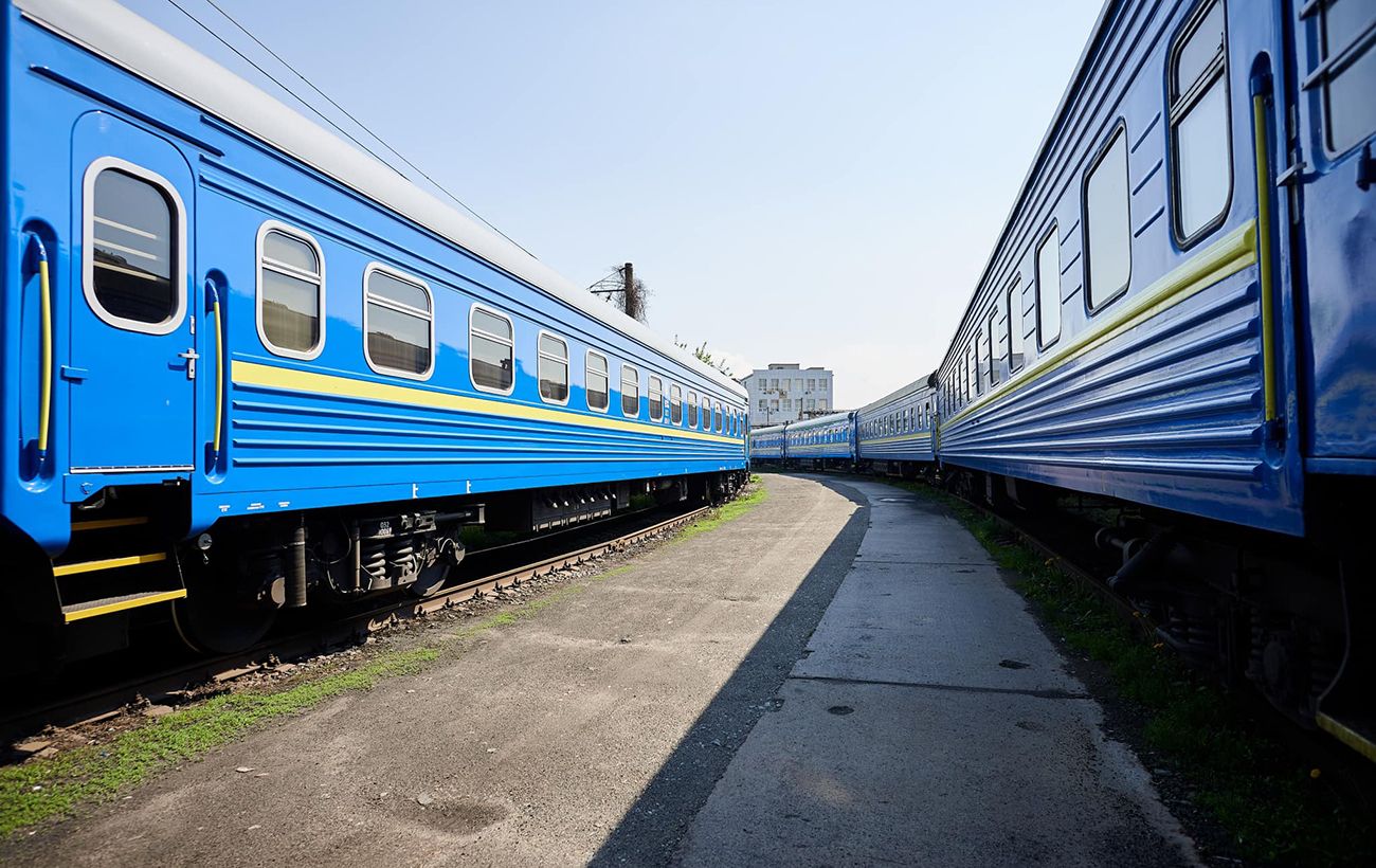 Старі вагони та дефіцит квитків: чому "Укрзалізниця" не може запустити більше поїздів