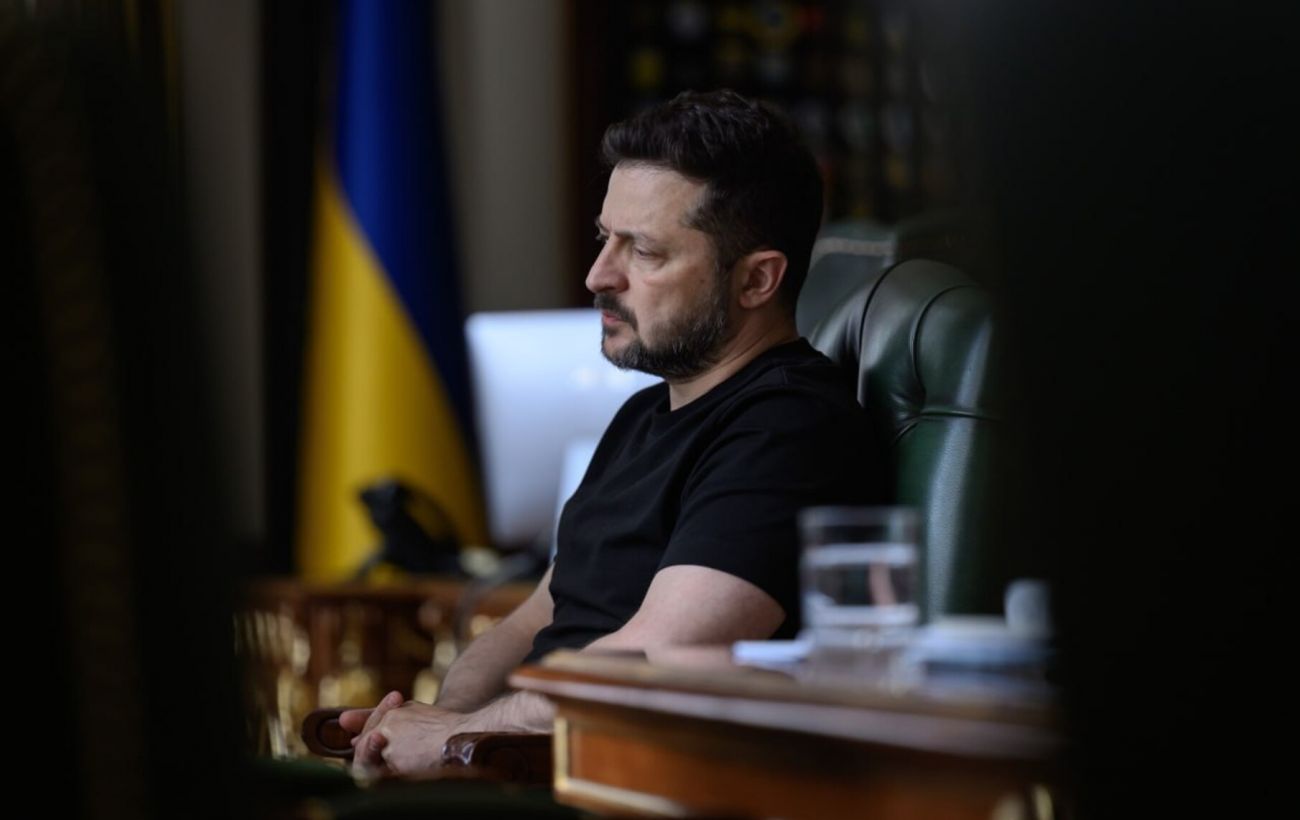 Зеленський обговорив з топкомандиром рішення проти штурмів РФ на Донеччині