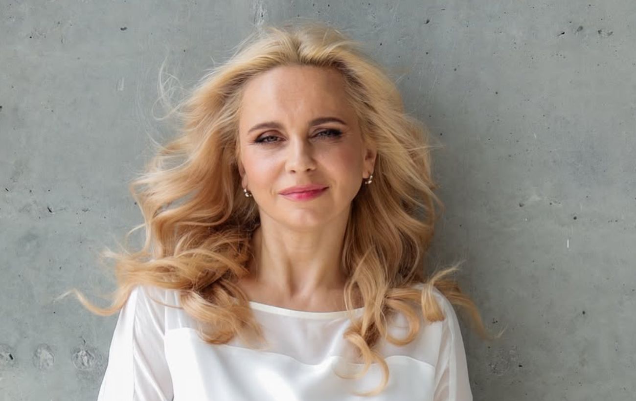 Як у Лілії Ребрик: ця елегантна зачіска миттєво зробить образ дорожчим