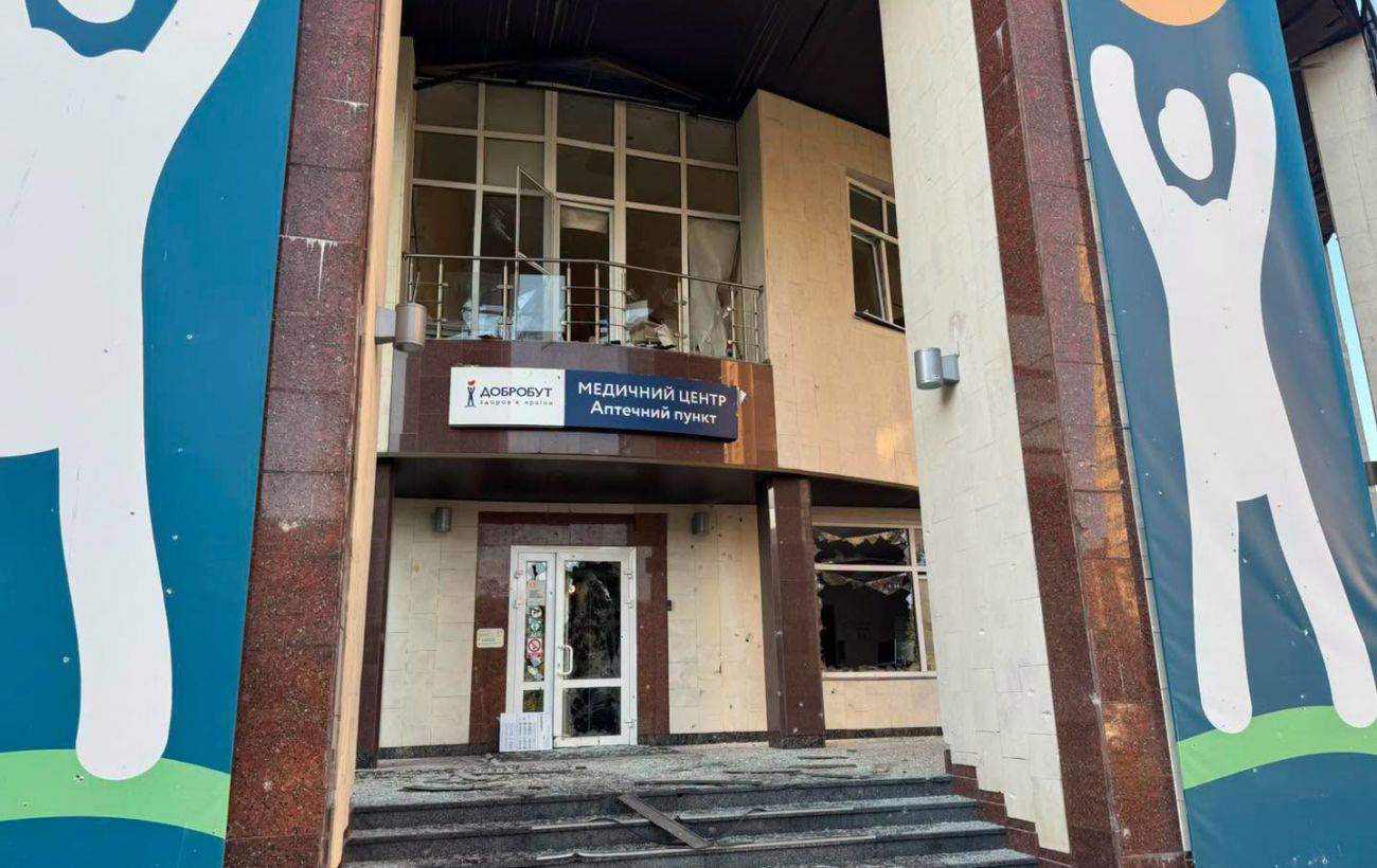 "Добробут" на Позняках у Києві закрили на кілька днів після прильоту балістики