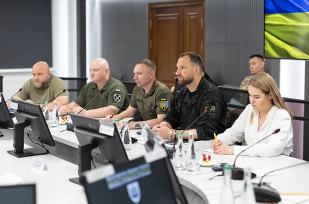 Україна фокусується на технологічній перевазі у війні і розраховує на підтримку США – Євгеній Хмара