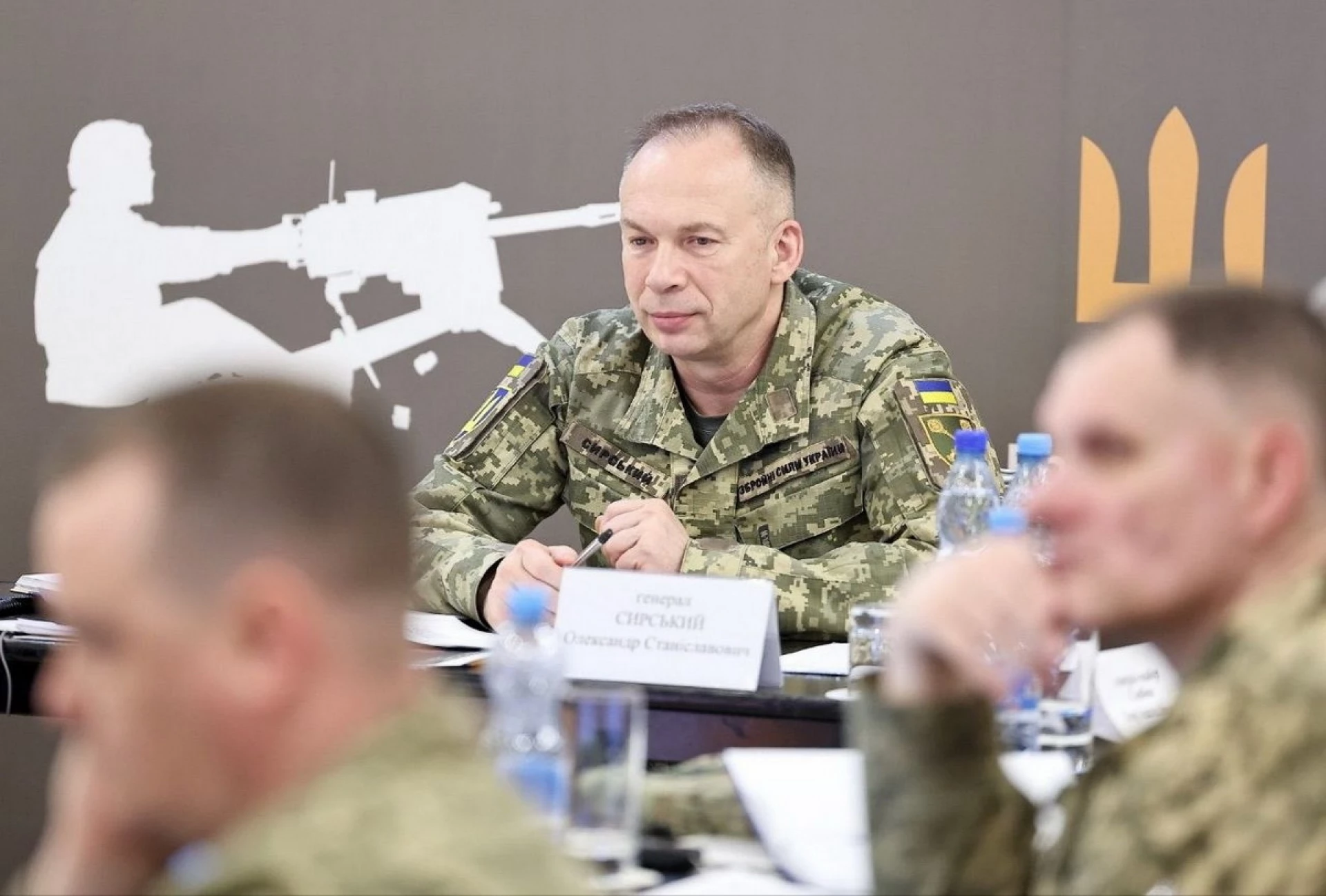 Росіяни активізували наступ по всій лінії фронту, але ЗСУ відбили 50 кв. км території – Сирський